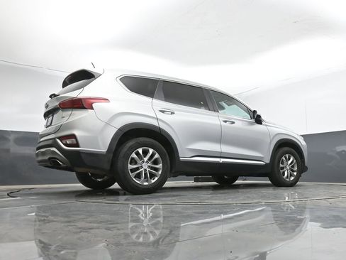 Used 2020 Hyundai Santa Fe SE image 41