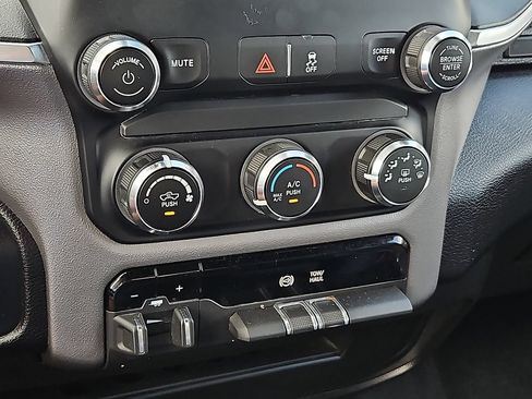Used 2024 RAM 3500 Big Horn AWD/4WD image 28