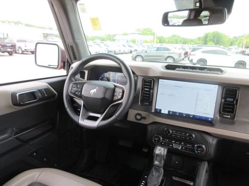 Used 2024 Ford Bronco Wildtrak AWD/4WD image 22