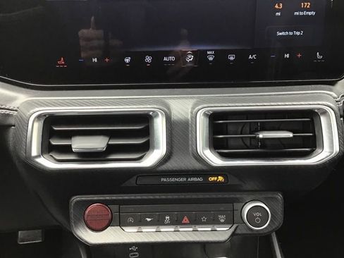 Used 2024 Ford Mustang Premium image 11