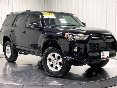 Certified 2024 Toyota 4Runner SR5 Premium w/ Moonroof Package AWD/4WD image 3