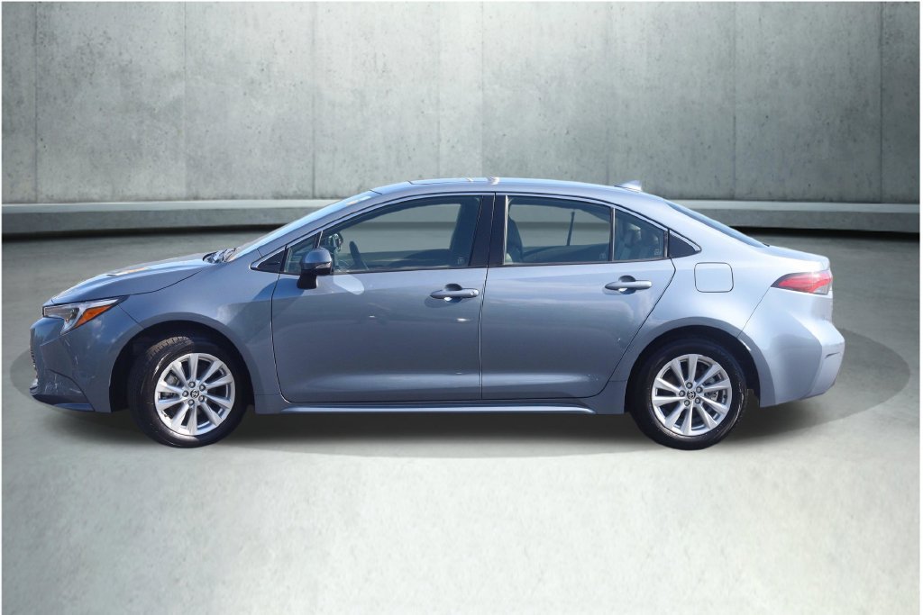 Used 2026 Toyota Corolla XLE FWD image 32