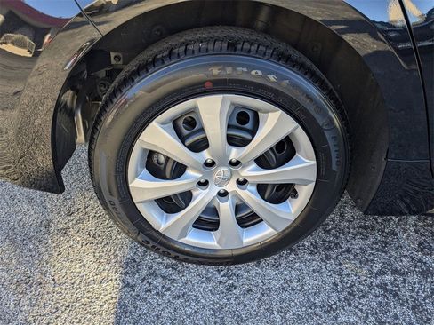 Used 2025 Toyota Corolla LE image 32