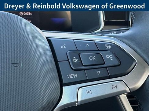 New 2026 Volkswagen Taos SE image 16