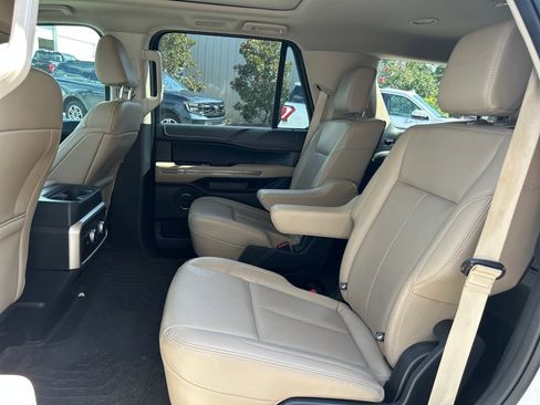 Used 2022 Ford Expedition XLT AWD/4WD image 13