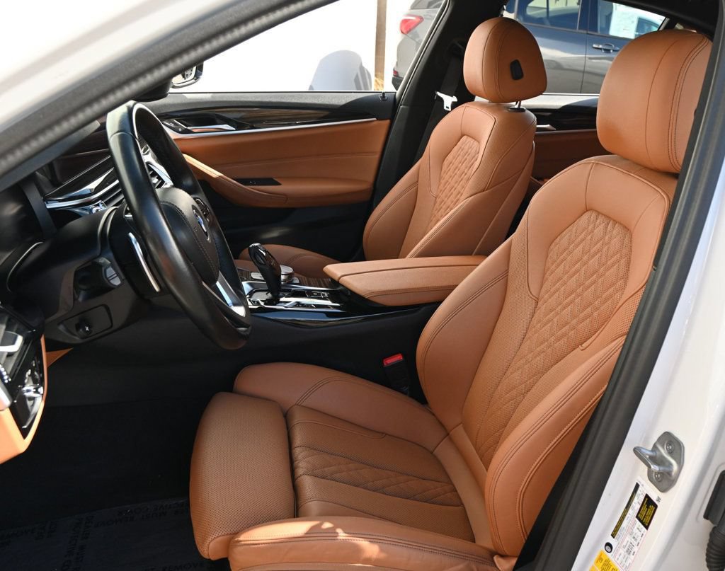 Used 2023 BMW 530e w/ Convenience Package RWD image 16