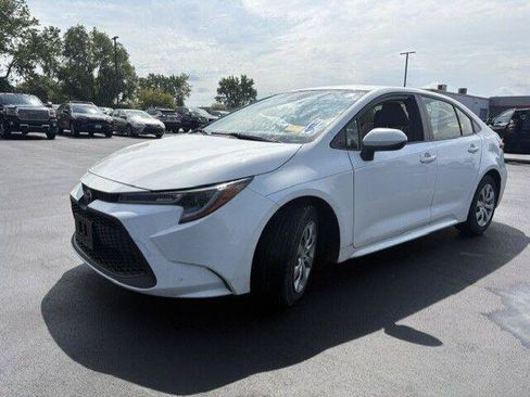 Used 2022 Toyota Corolla LE FWD image 6