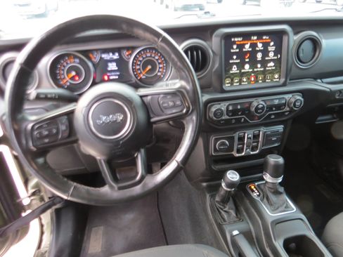 Used 2023 Jeep Gladiator Sport AWD/4WD image 15