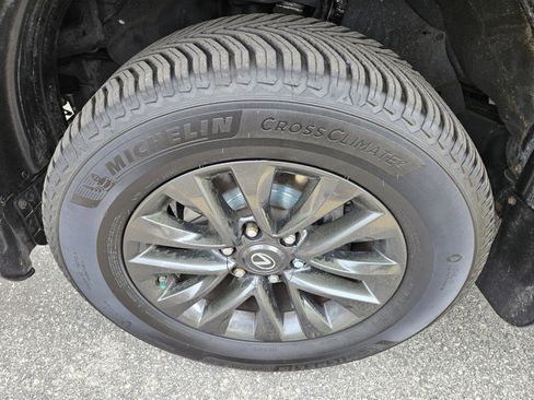 Used 2020 Lexus GX 460 Premium w/ Premium Package image 8