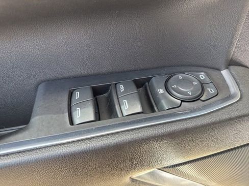 Used 2022 GMC Sierra 1500 Elevation image 25