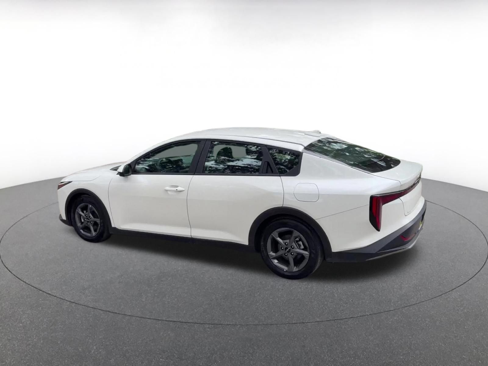 Used 2025 Kia K4 FWD image 9