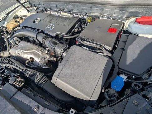 Used 2020 Mercedes-Benz GLB 250 image 17