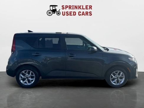 Used 2022 Kia Soul LX w/ Technology Package image 3