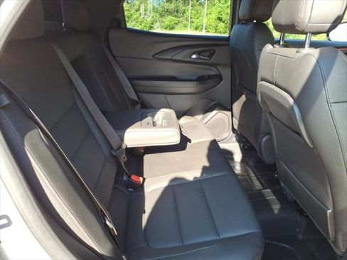 Used 2025 Chevrolet TrailBlazer RS w/ Convenience Package AWD/4WD image 11