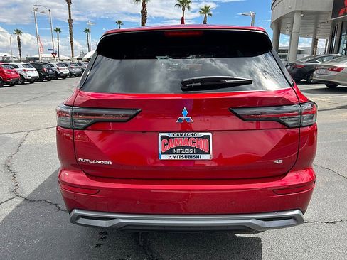 New 2025 Mitsubishi Outlander SE image 4