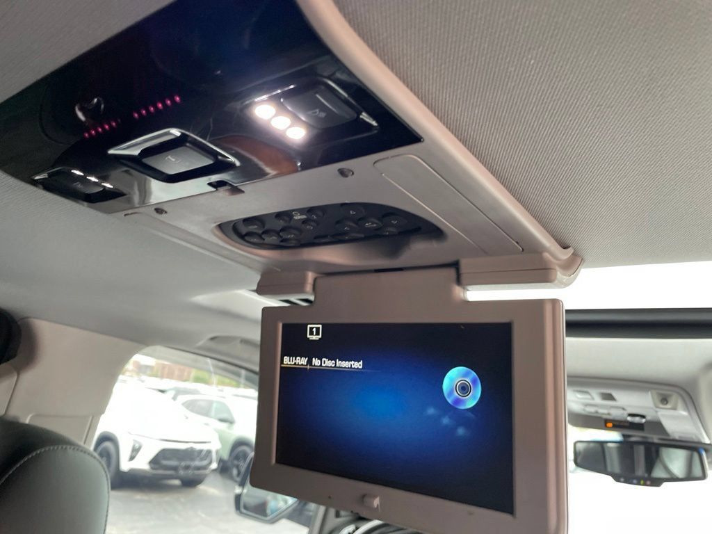 Used 2015 Cadillac Escalade Luxury AWD/4WD image 18