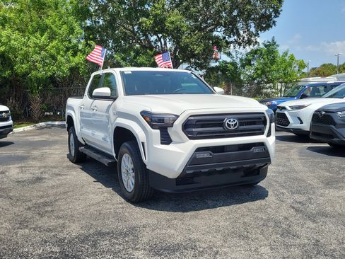 Used 2024 Toyota Tacoma SR5 RWD image 2