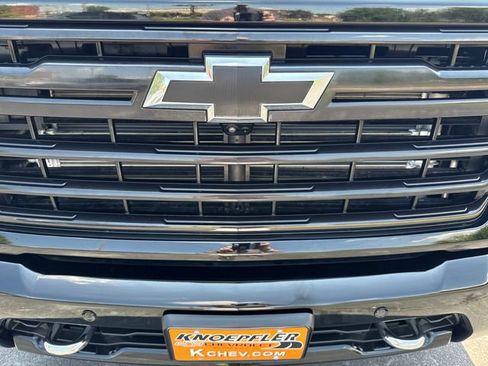 Used 2025 Chevrolet Silverado 2500 High Country w/ High Country Premium Package AWD/4WD image 34