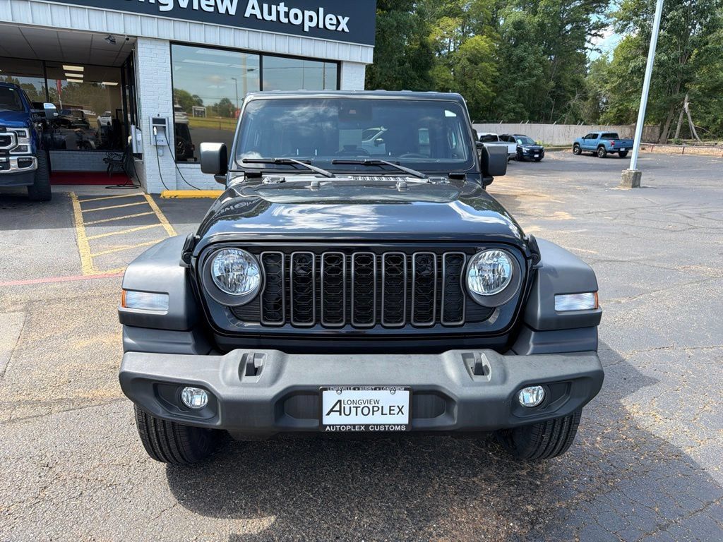 Used 2024 Jeep Wrangler Unlimited Sport AWD/4WD image 3