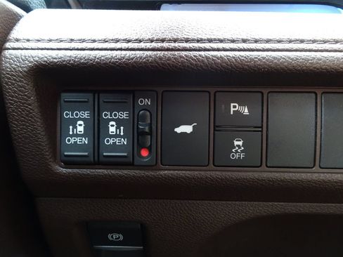 Used 2025 Honda Odyssey Elite image 26