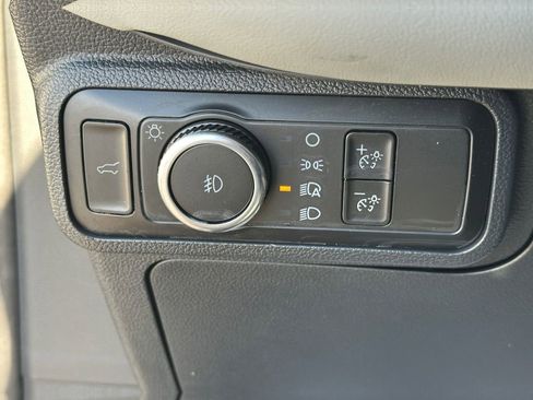 Certified 2025 Ford Explorer Platinum w/ Ultimate Package image 21