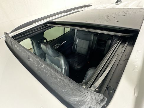 Used 2025 Ford Explorer ST-Line w/ Premium Package image 21