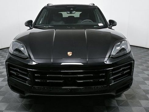 Certified 2025 Porsche Cayenne image 35