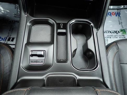 Used 2024 GMC Sierra 2500 AT4 w/ AT4 Preferred Package AWD/4WD image 22