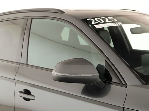 Certified 2025 Audi Q5 e Premium Plus w/ Premium Plus Package image 35