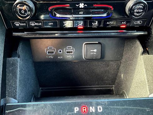 Used 2022 Jeep Grand Cherokee L Limited image 28