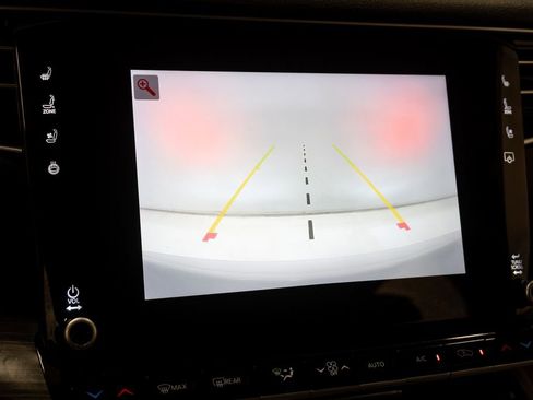 Used 2024 Jeep Wagoneer L Series II w/ Flexible Seating Group image 17