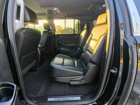 Used 2020 Chevrolet Suburban Premier image 30