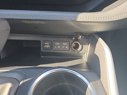 Used 2024 Toyota Highlander LE image 32