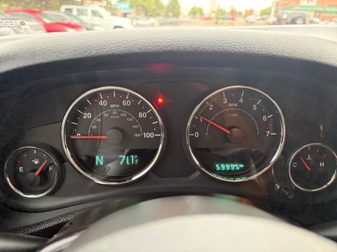 Used 2016 Jeep Wrangler Rubicon w/ Power Convenience Group AWD/4WD image 19