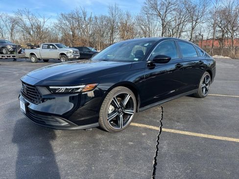 Certified 2023 Honda Accord Sport image 9