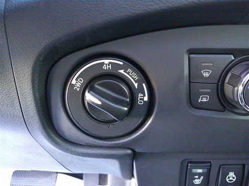 Used 2024 Nissan Frontier SL w/ Technology Package image 15