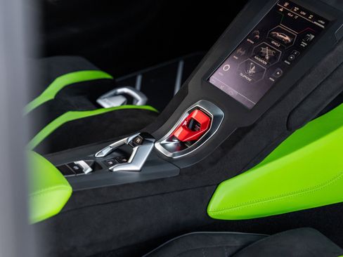 Used 2024 Lamborghini Huracan STO image 43