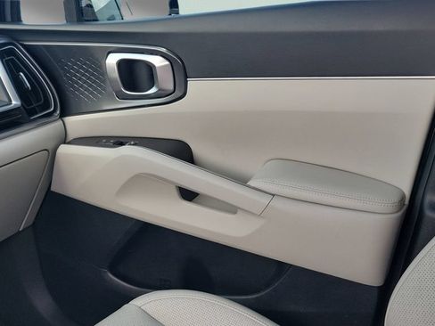 Used 2025 Kia Sorento S w/ Panoramic Sunroof Package FWD image 12