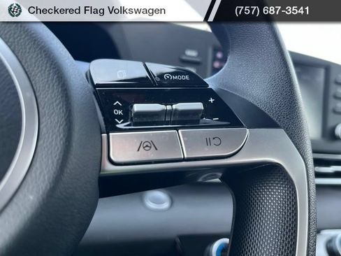 Used 2023 Hyundai Elantra SEL FWD image 33