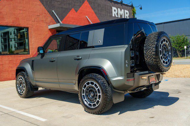 Used 2025 Land Rover Defender 110 AWD/4WD image 7