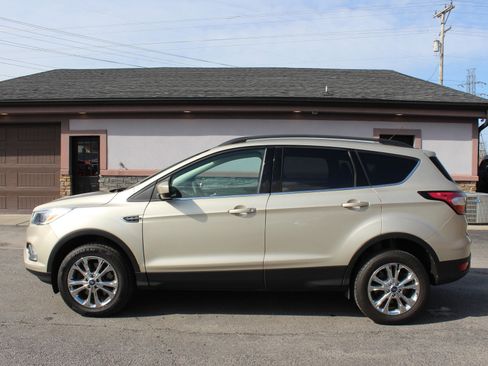Used 2018 Ford Escape SE image 10