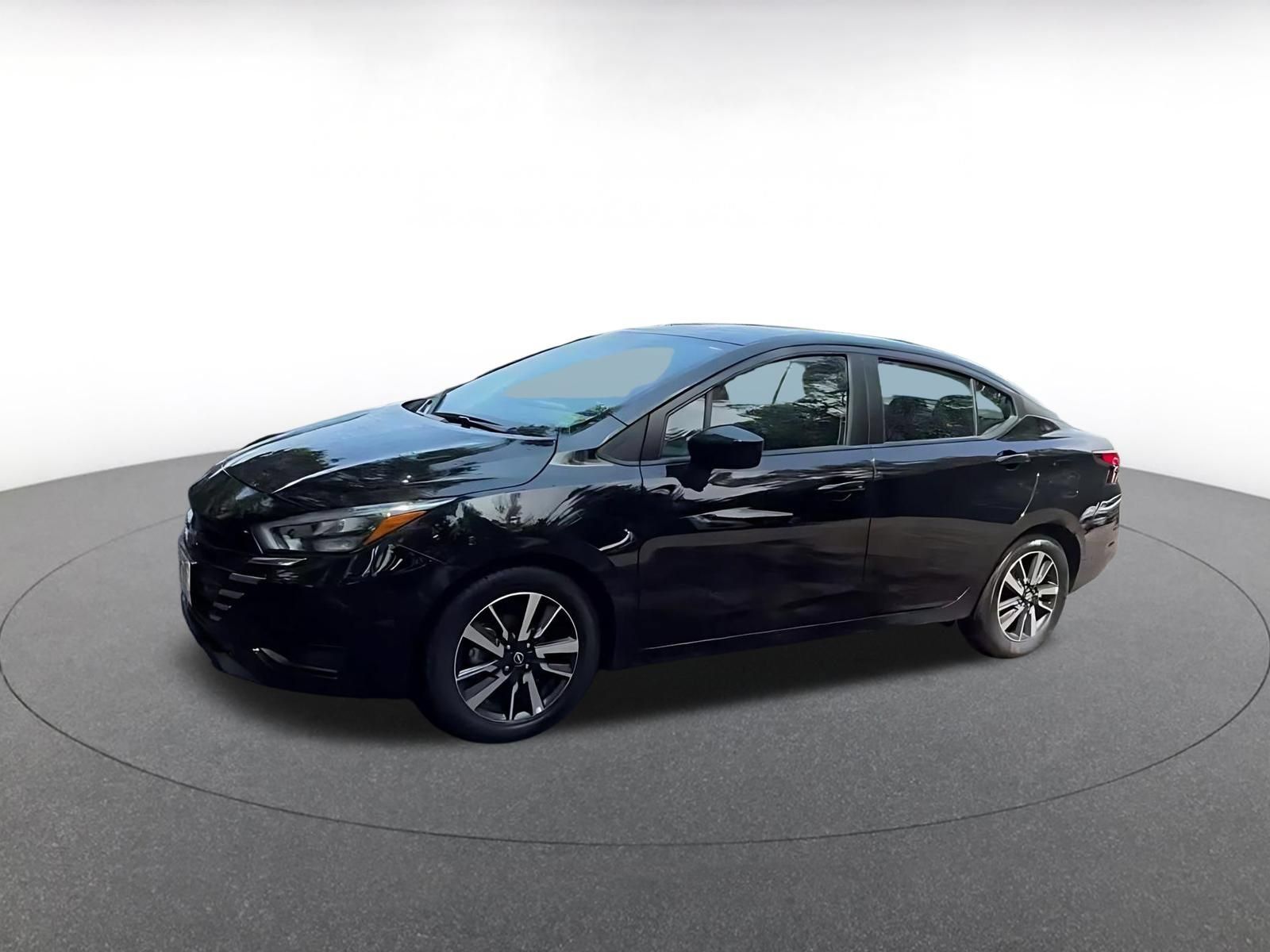Used 2025 Nissan Versa SV FWD image 7