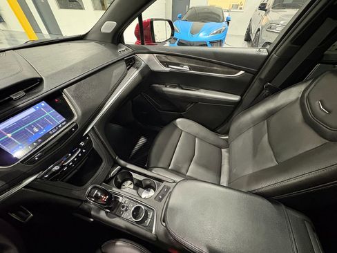 Used 2025 Cadillac XT5 Sportv w/ Technology Package AWD/4WD image 32