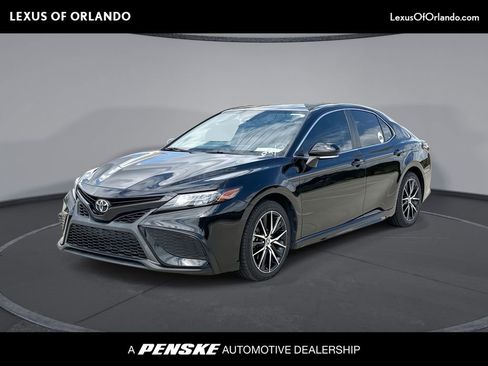 Used 2022 Toyota Camry SE w/ Convenience Package image 1