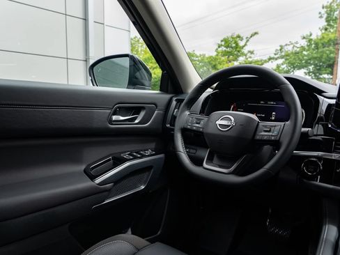 New 2026 Nissan Pathfinder SL AWD/4WD image 12