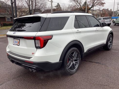 Used 2025 Ford Explorer ST image 7