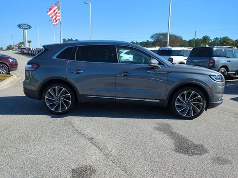 Used 2022 Lincoln Nautilus Reserve w/ Equipment Group 202A image 3