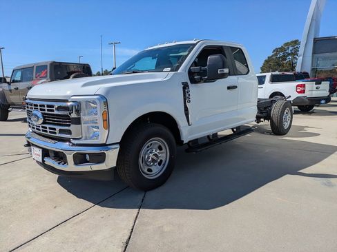 New 2025 Ford F350 XL w/ XL Chrome Package image 8