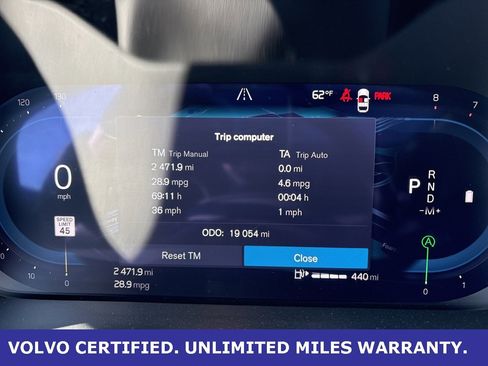 Certified 2025 Volvo XC40 B5 Core image 23
