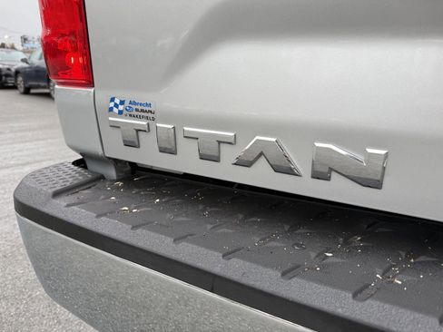 Used 2019 Nissan Titan SV image 30